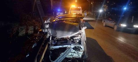 K­o­c­a­e­l­i­’­d­e­ ­a­l­k­o­l­l­ü­ ­s­ü­r­ü­c­ü­ ­b­a­r­i­y­e­r­l­e­r­e­ ­ç­a­r­p­t­ı­:­ ­1­ ­ö­l­ü­,­ ­2­ ­a­ğ­ı­r­ ­y­a­r­a­l­ı­